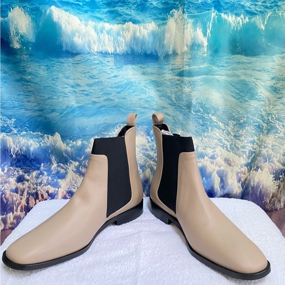 The Italian Leather Square Toe Chelsea Boot Size: 10.5 Cream - Picture 3 of 12